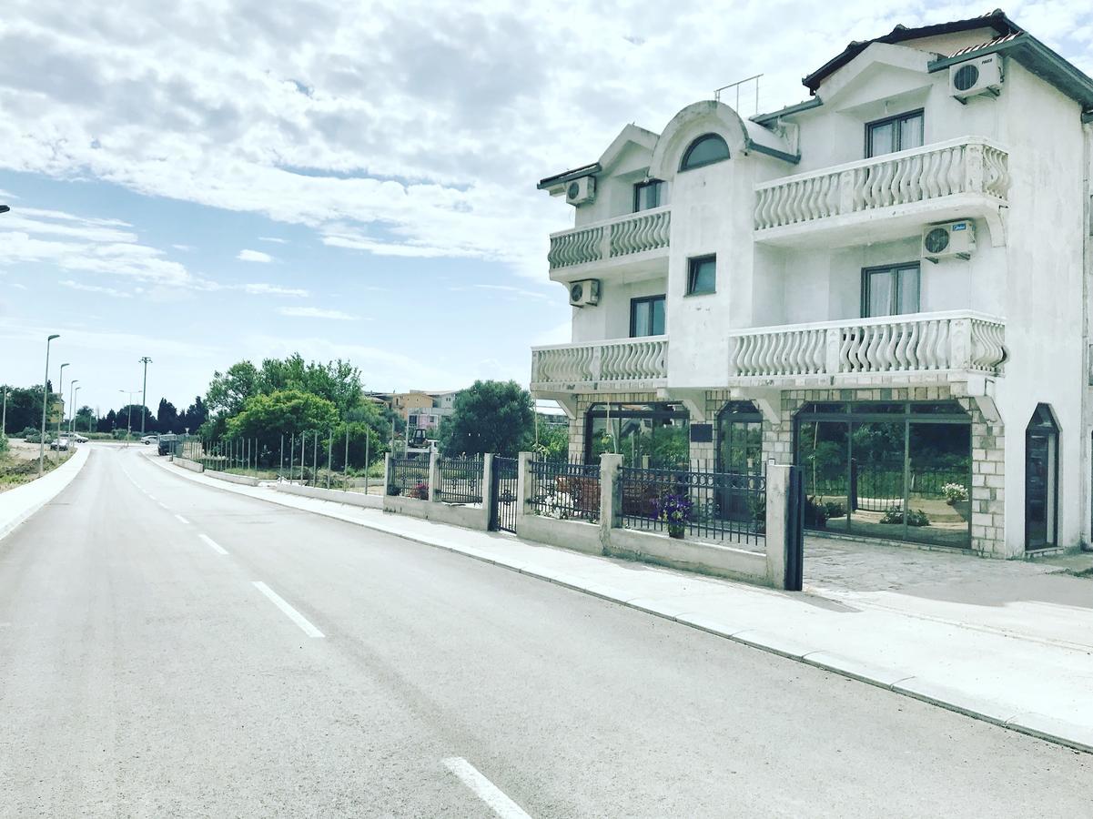 באר Guest House Lukac מראה חיצוני תמונה